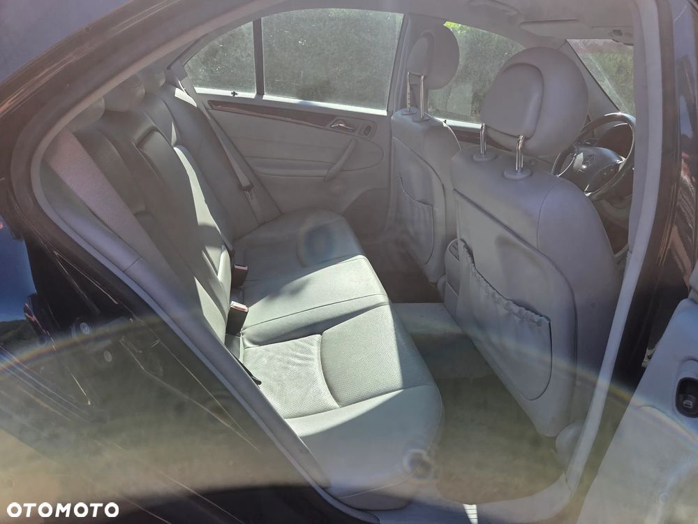 Mercedes-Benz Klasa C 240 Elegance 4-Matic - 5