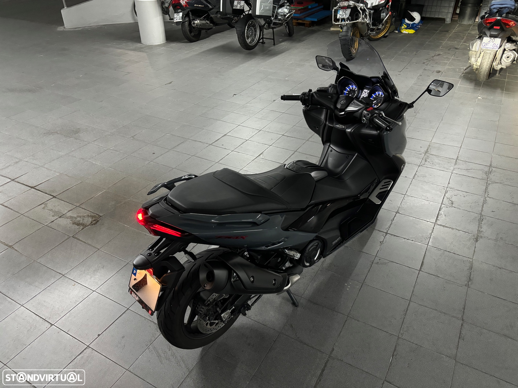 Yamaha TMAX Tech Max - 4