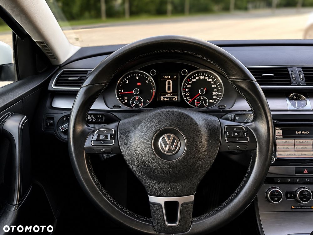 Volkswagen Passat 2.0 TDI Highline - 14