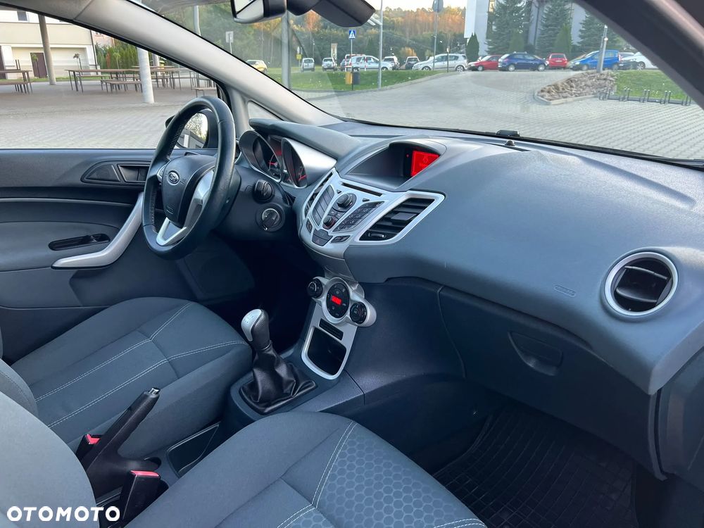 Ford Fiesta 1.4 Titanium EU5 - 26
