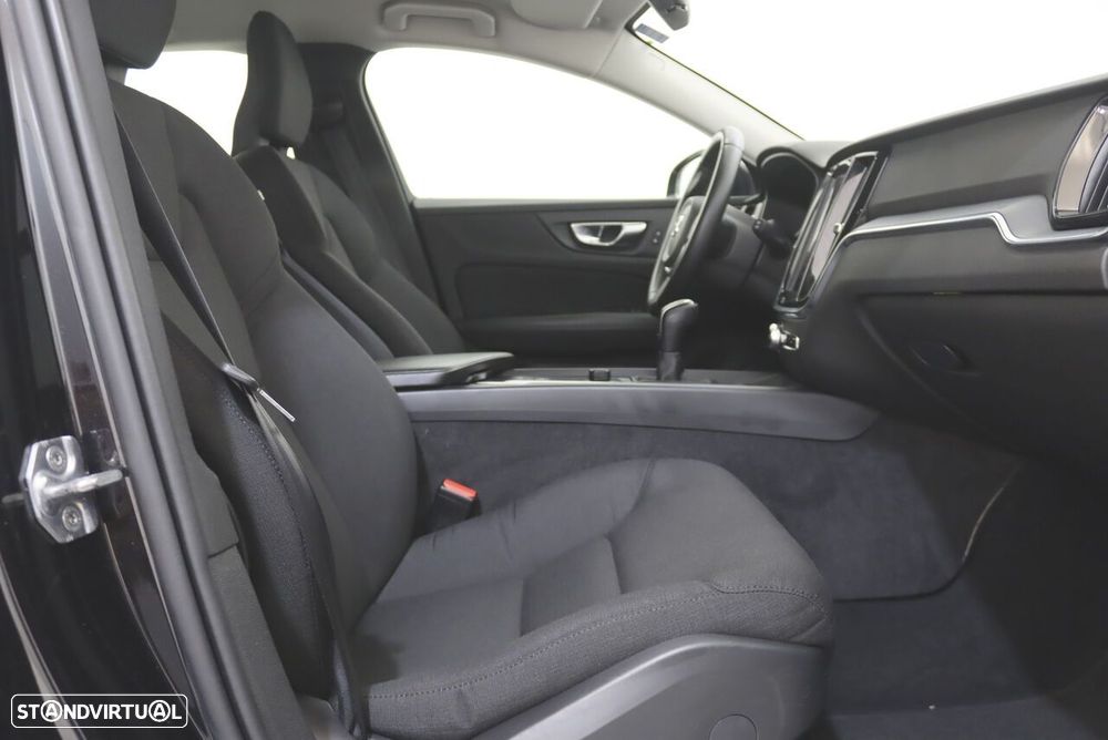 Volvo V60 2.0 D3 Momentum - 6
