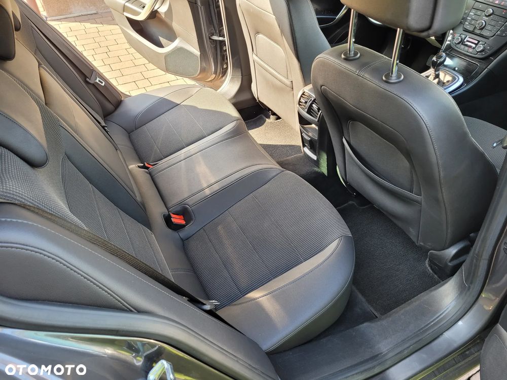 Opel Insignia 1.6 Turbo Sports Tourer Cosmo - 14