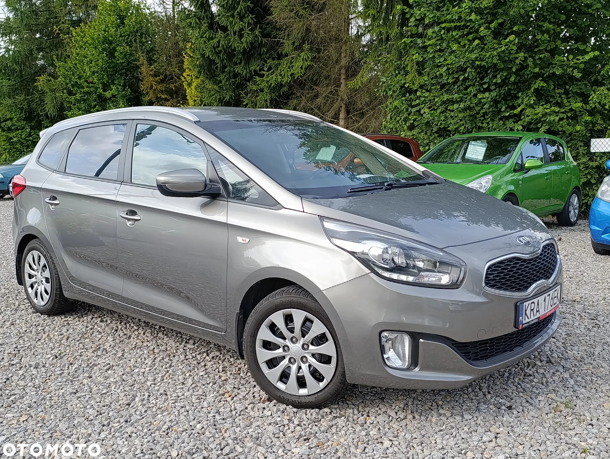 Kia Carens - 9