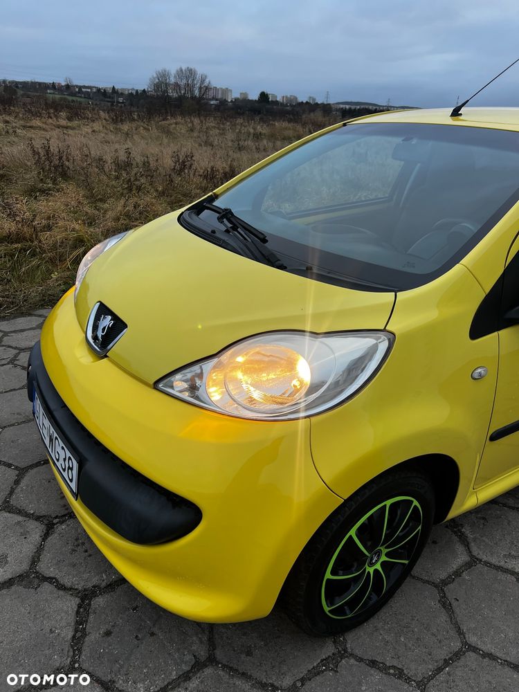 Peugeot 107 1.0 Happy - 11