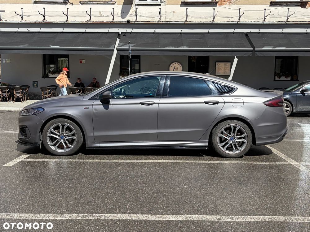 Ford Fusion - 2