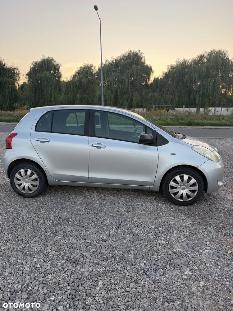 Toyota Yaris - 3
