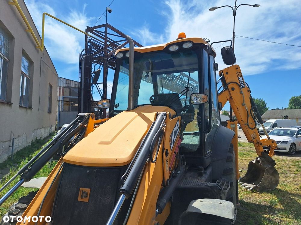 JCB 3Cx 4X4 - 27