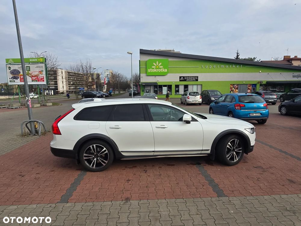 Volvo V90 Cross Country - 27