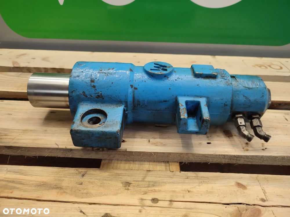 Siłownik stabilizator Mecalac 12 MTX (5930657) - 3