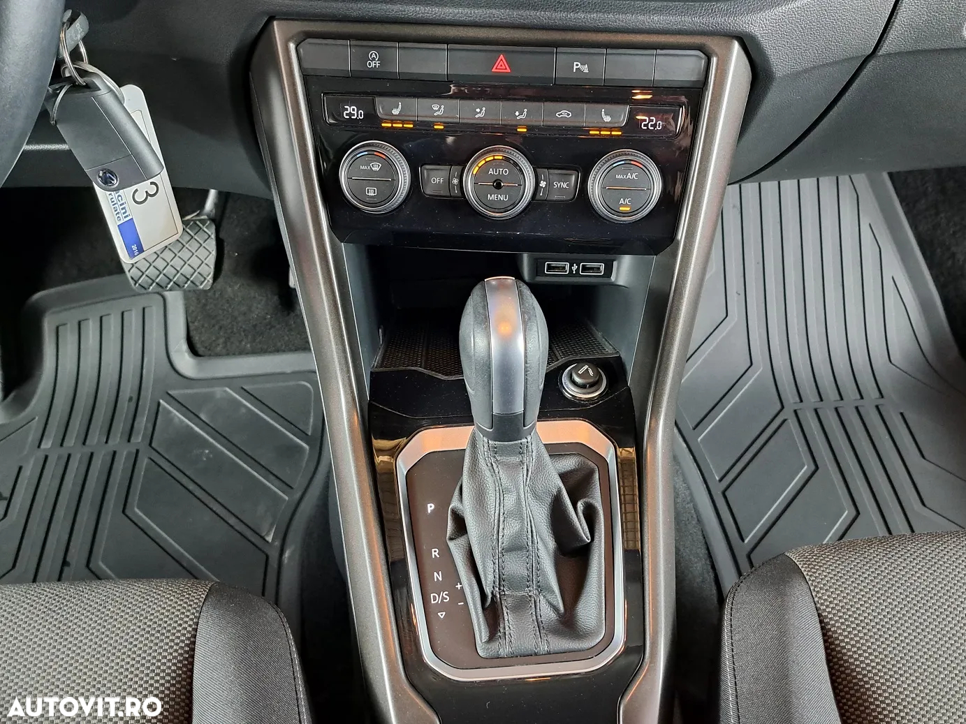 Volkswagen T-ROC - 16