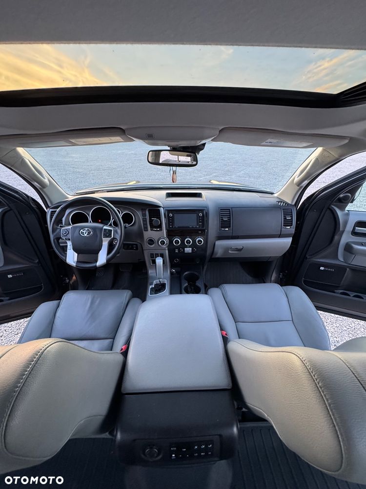 Toyota Sequoia - 20