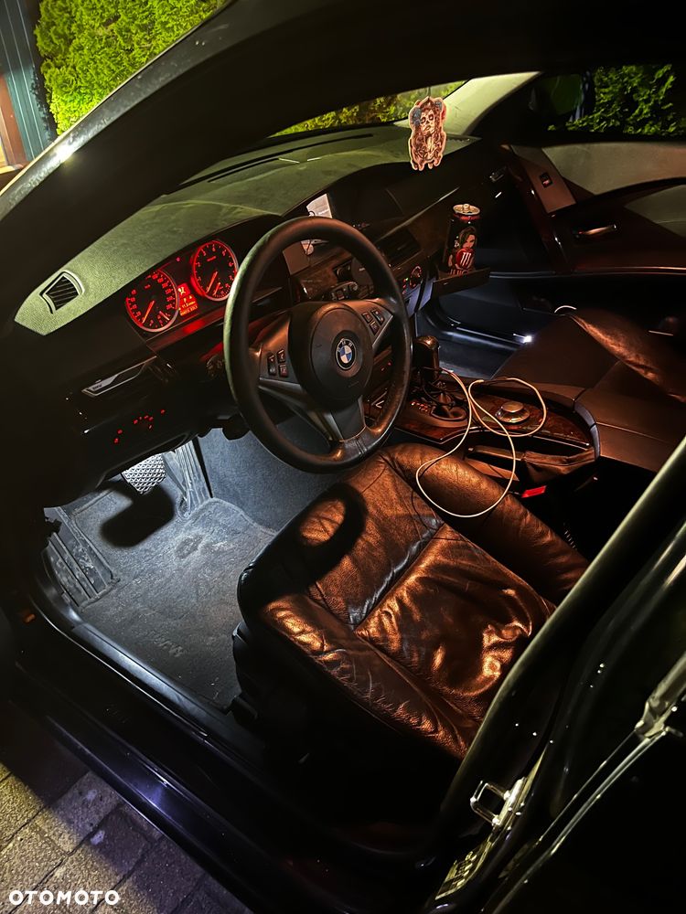 BMW Seria 5 ver-525i - 14