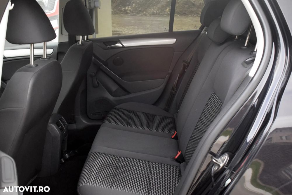 Volkswagen Golf 1.6 TDI DPF MATCH - 12