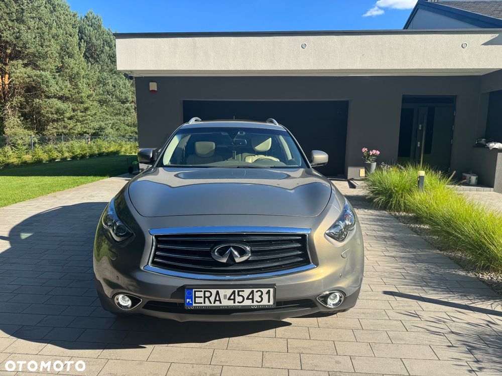 Infiniti QX70 - 14