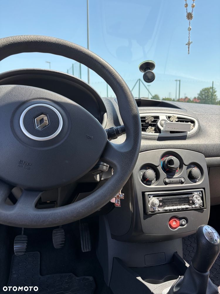 Renault Clio 1.2 16V Campus Authentique - 15