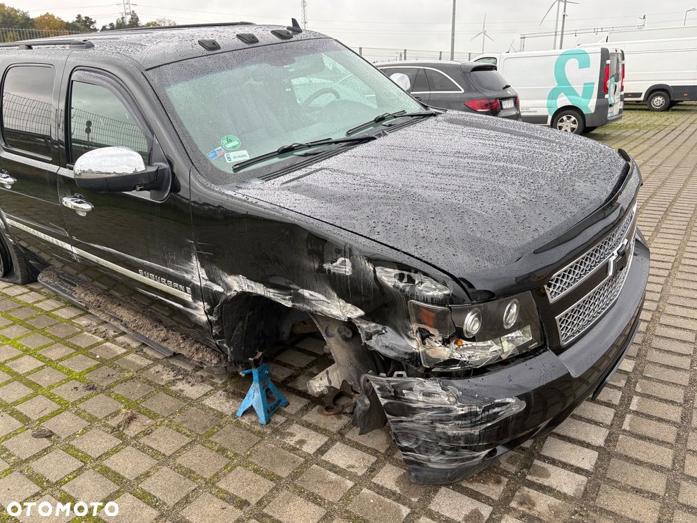 Chevrolet Suburban - 33