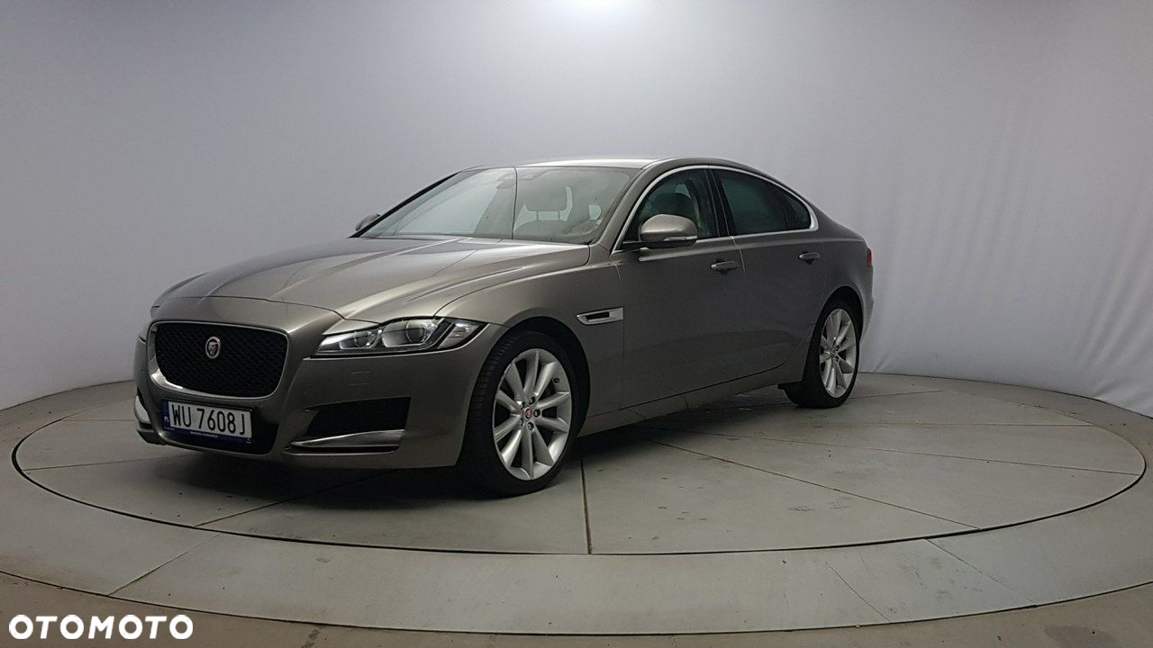 Jaguar XF - 3