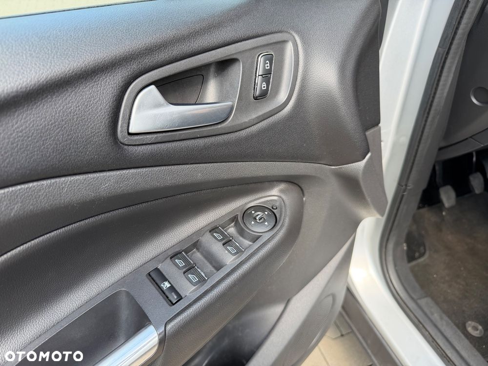 Ford Kuga 1.6 EcoBoost 2x4 Trend - 8