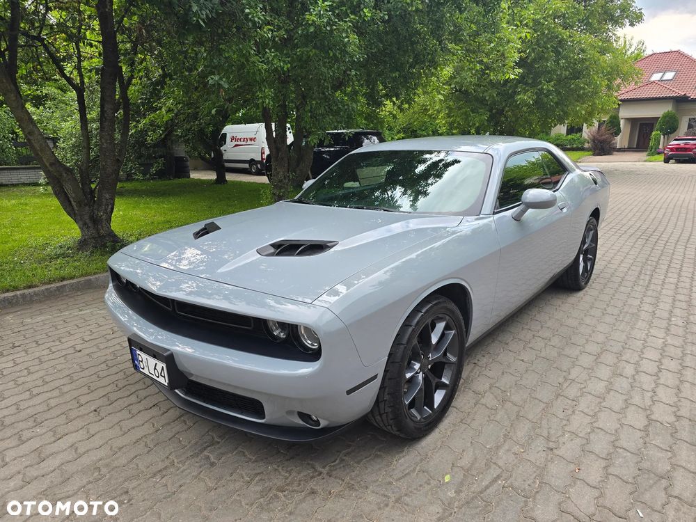 Dodge Challenger - 1