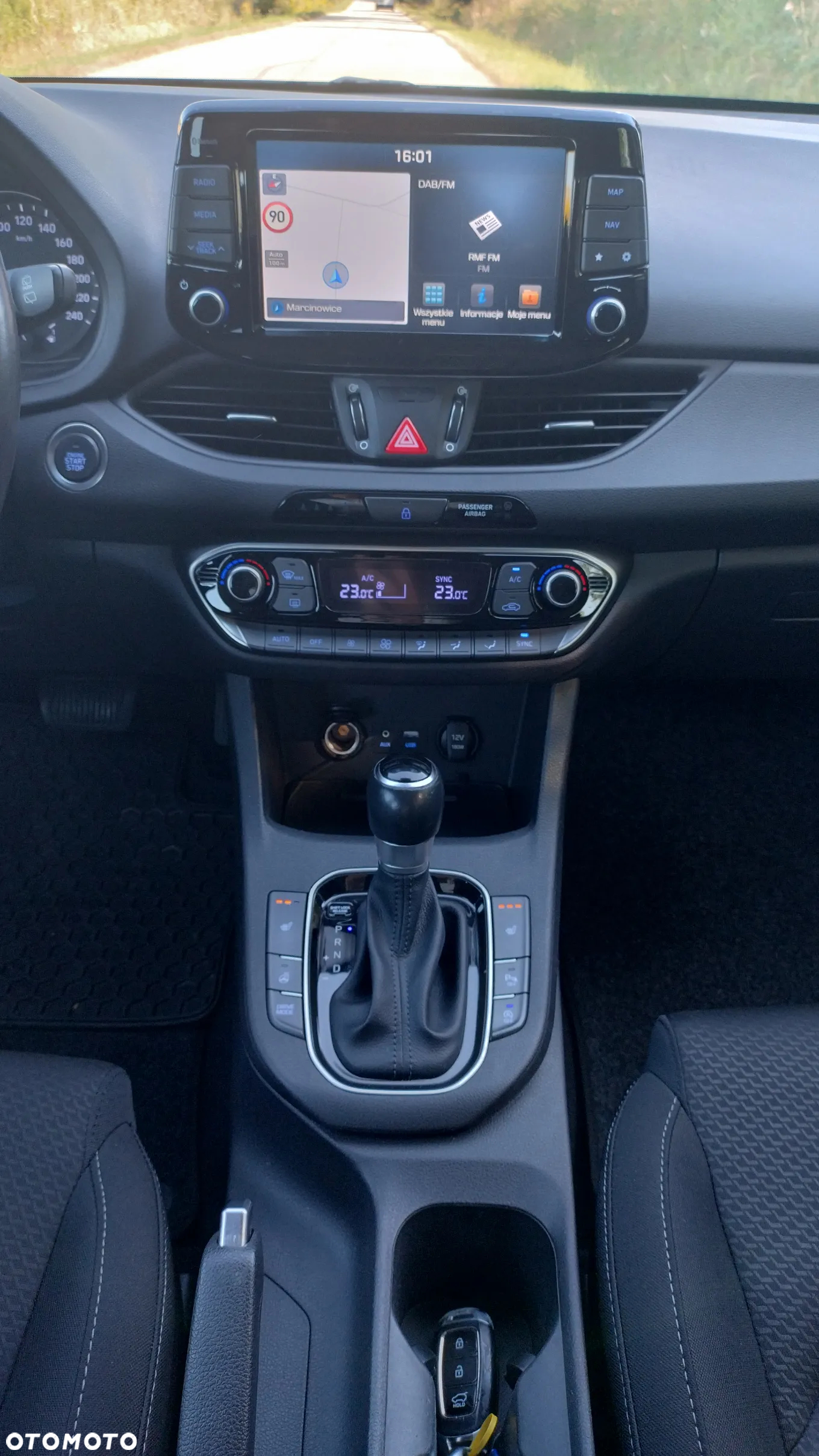 Hyundai i30 1.6 CRDi Classic + DCT - 32
