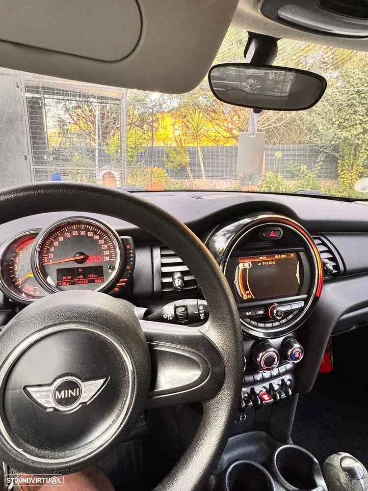 MINI 5 Portas Cooper D - 10
