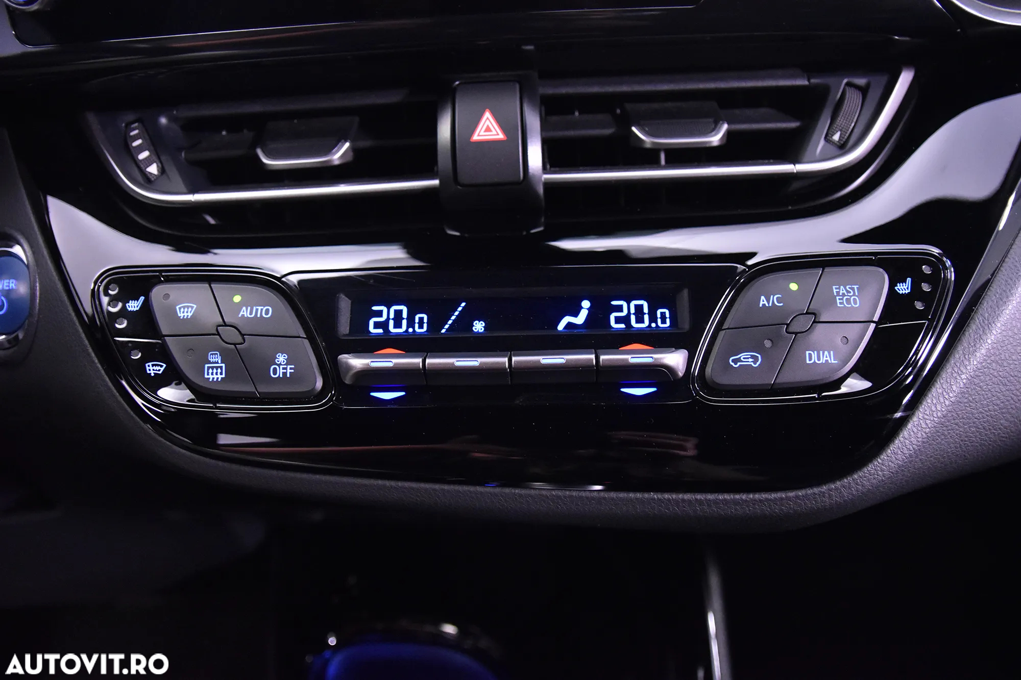 Toyota C-HR Hybrid Club - 18