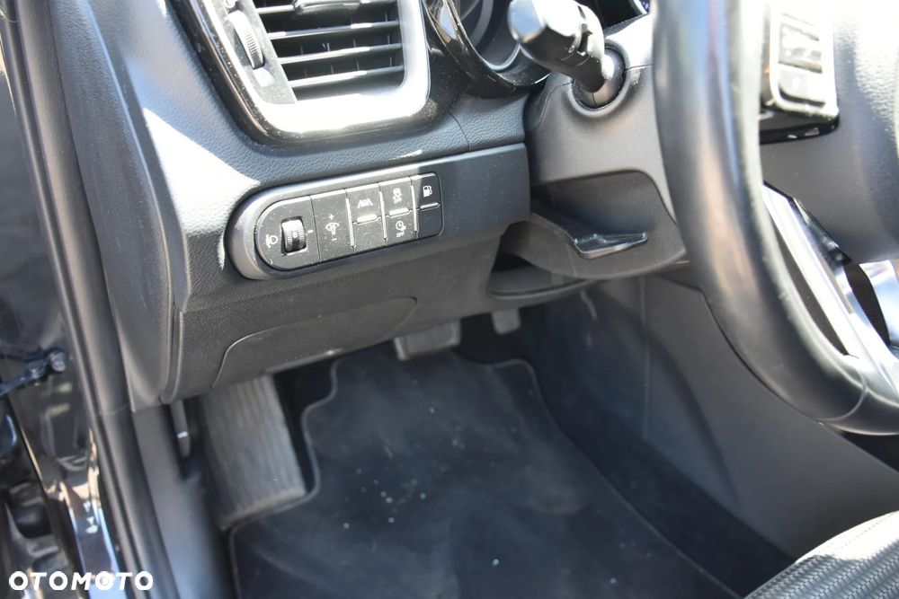 Kia Ceed 1.6 GDI DCT OPF Vision - 9