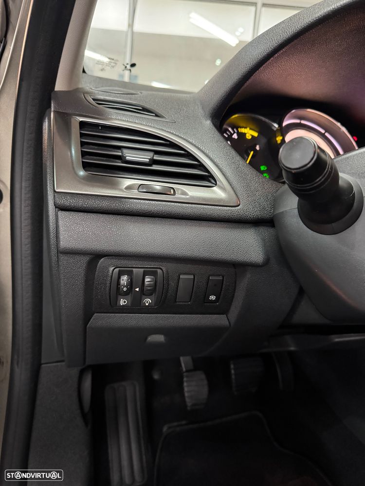 Renault Mégane Sport Tourer 1.5 dCi Dynamique SS - 17