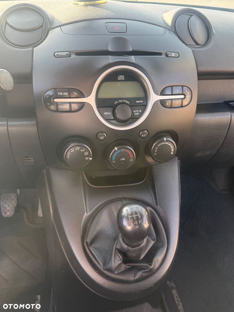 Mazda 2 - 8