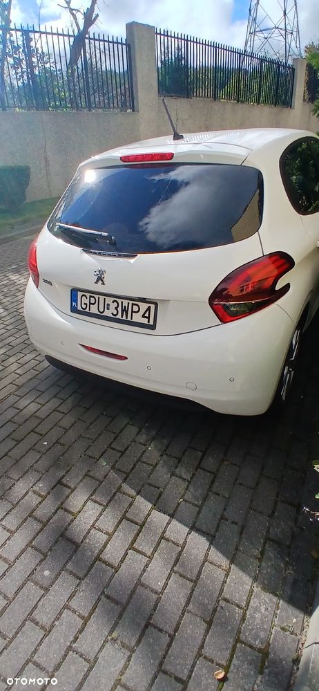 Peugeot 208 1.2 PureTech GPF Signature S&S EAT6 - 3