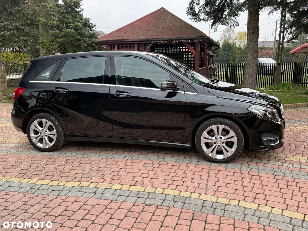 Mercedes-Benz Klasa B 180 UrbanStyle Edition - 11