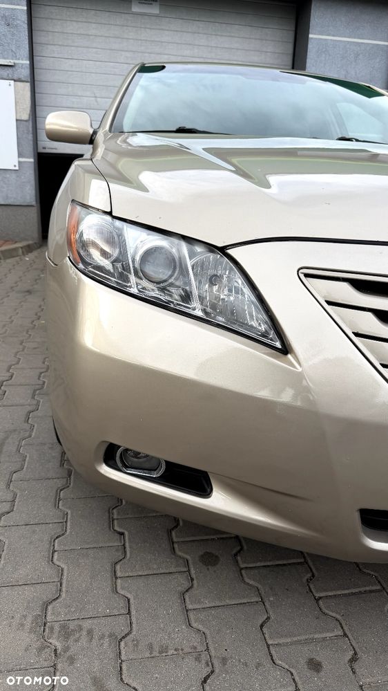Toyota Camry - 2