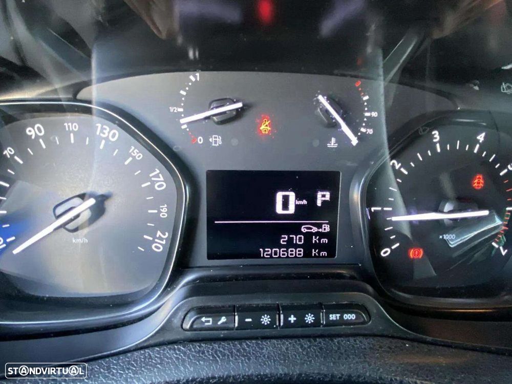 Peugeot Traveller - 13