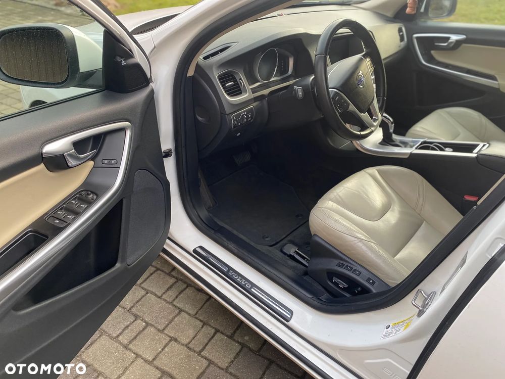 Volvo S60 T5 Drive-E Summum - 14