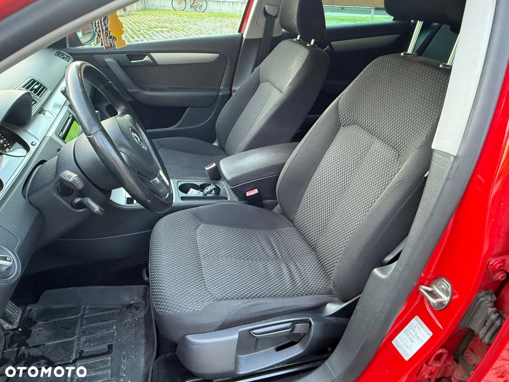 Volkswagen Passat 1.6 TDI Trendline - 21