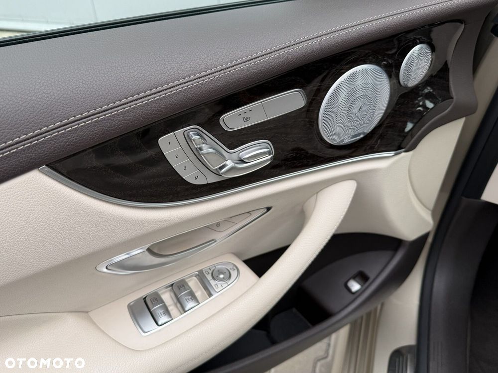 Mercedes-Benz Klasa E 220 d 9G-TRONIC - 24