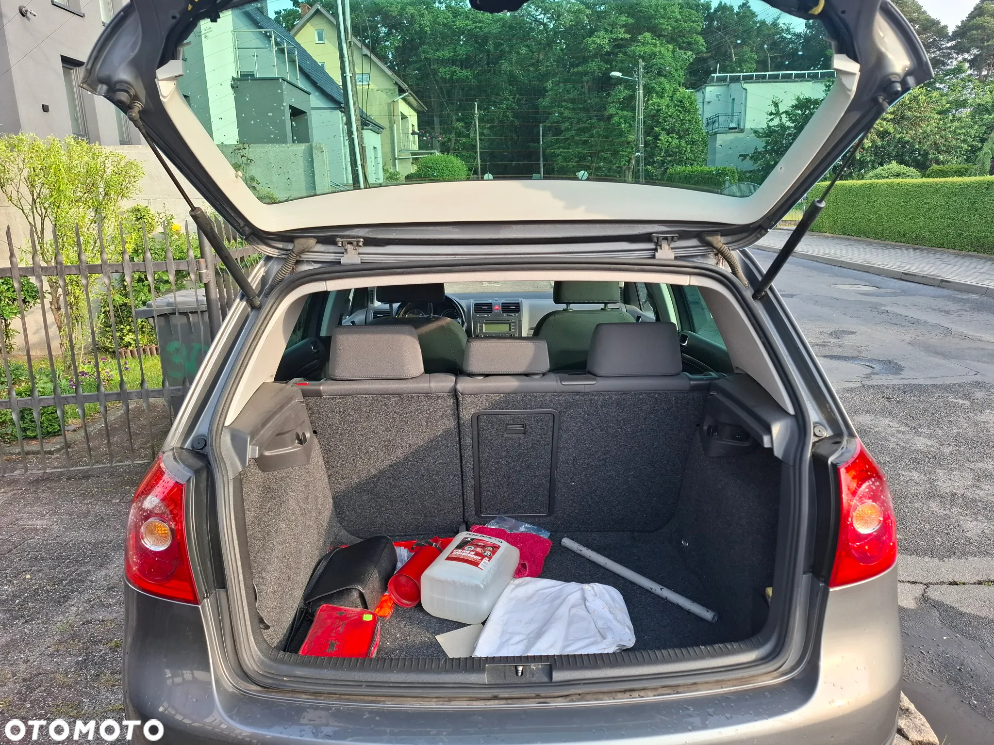 Volkswagen Golf - 6