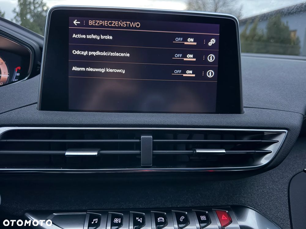 Peugeot 3008 1.6 PureTech GPF GT Line S&S EAT8 - 25