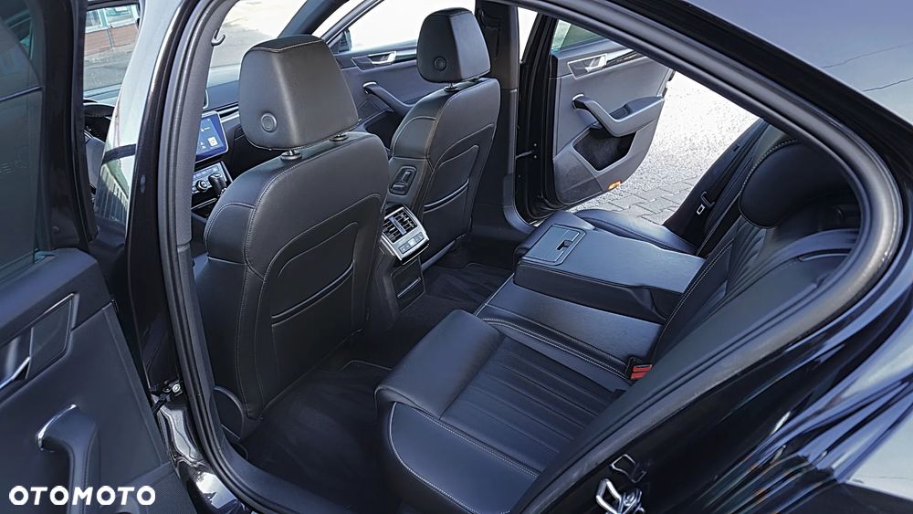 Skoda Superb 2.0 TSI 4x4 L&K DSG - 17