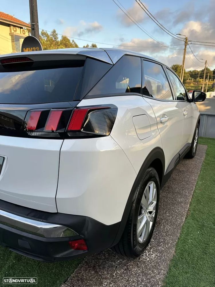 Peugeot 3008 1.2 PureTech Allure - 16