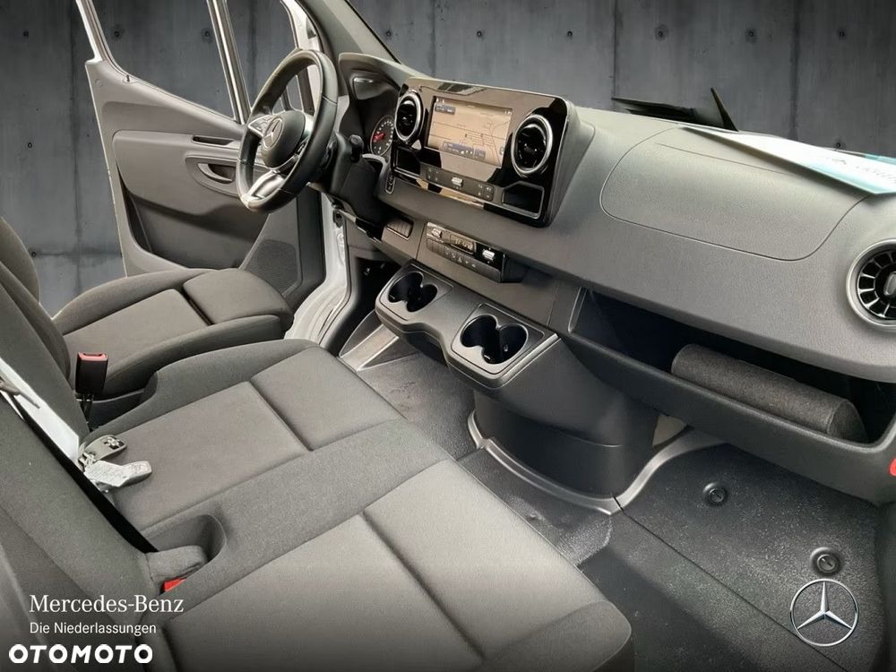 Mercedes-Benz Sprinter - 10