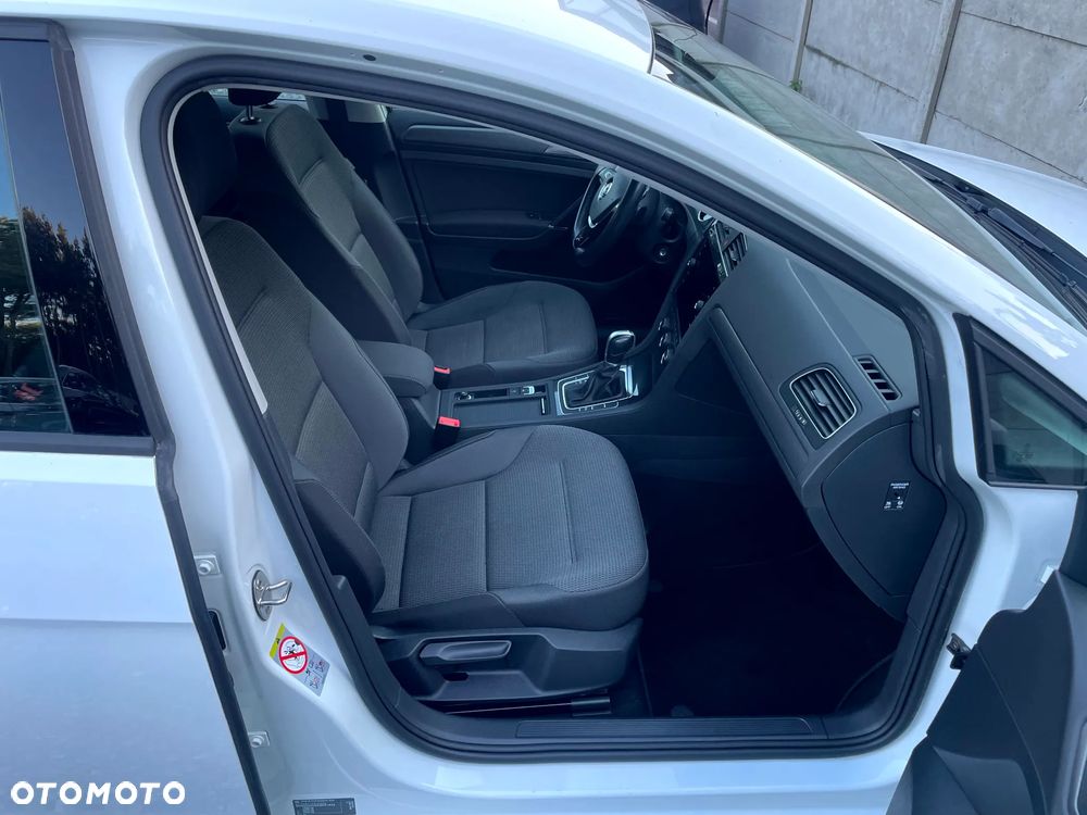 Volkswagen Golf - 20