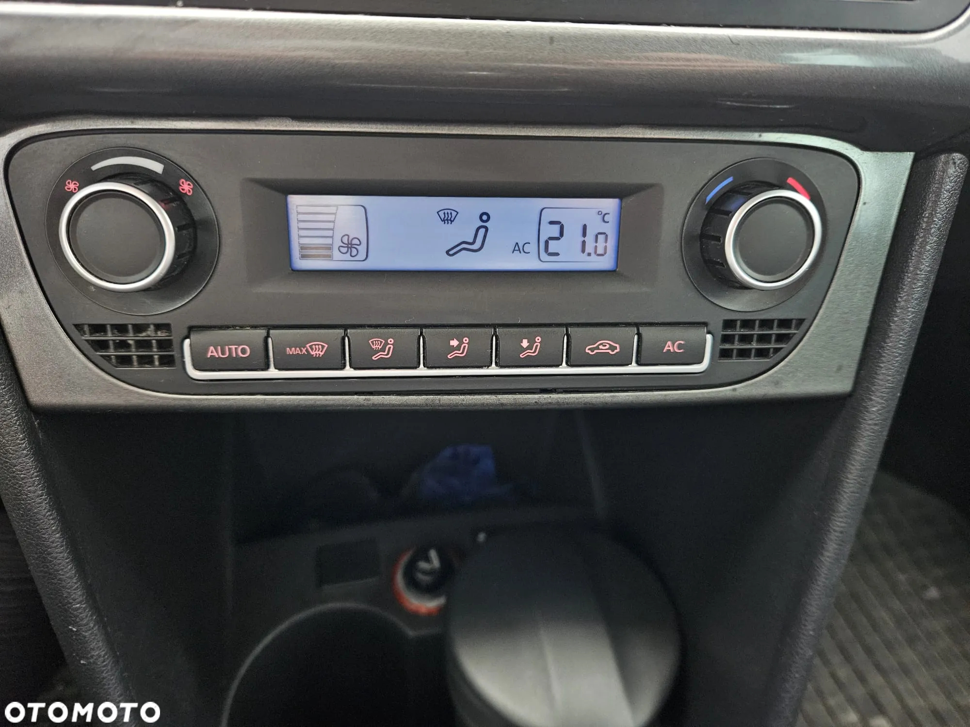 Volkswagen Polo 1.6 TDI DPF Highline - 8