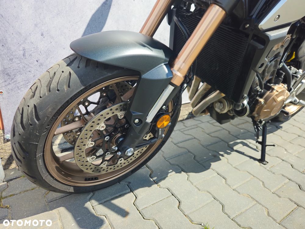 Honda CB - 11