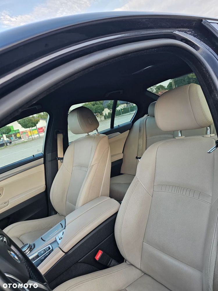 BMW Seria 5 525d xDrive - 25