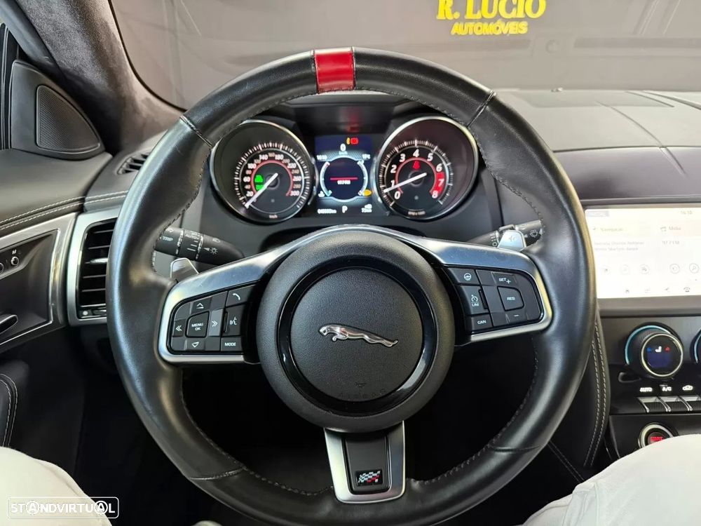 Jaguar F-Type 2.0 i4 Chequered Flag - 7