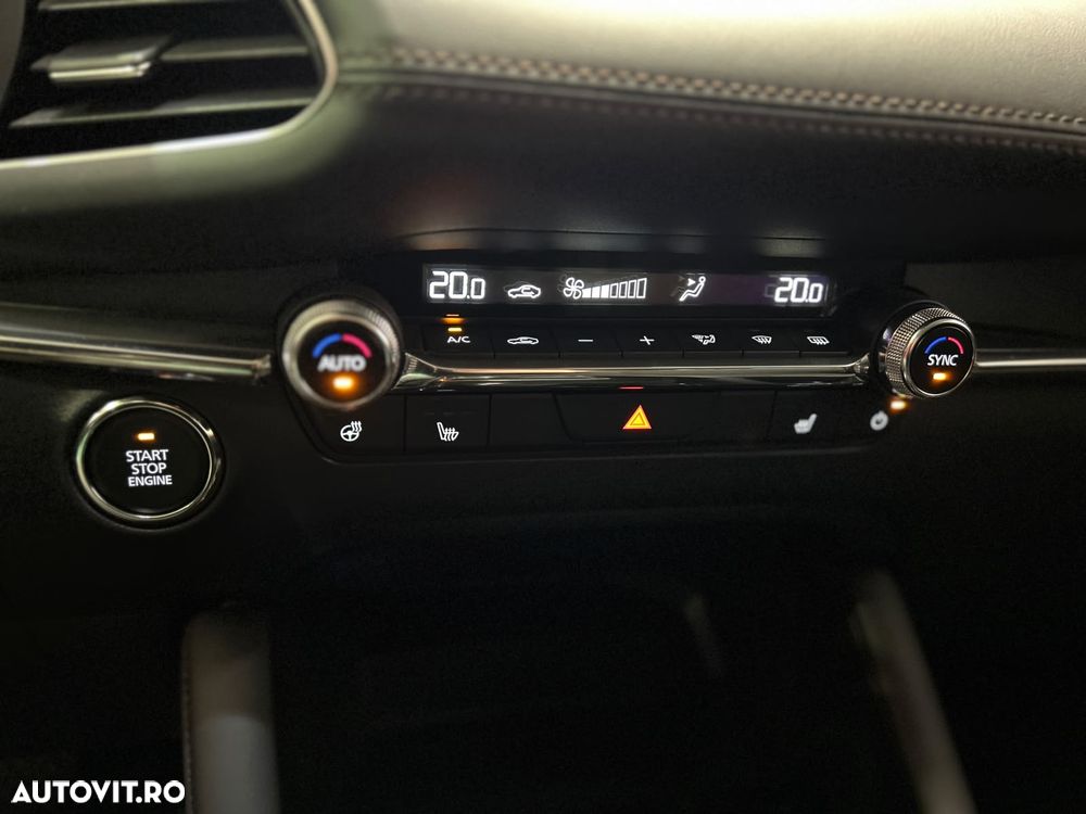 Mazda 3 e-Skyactiv X186 AT MHEV Center-Line - 12