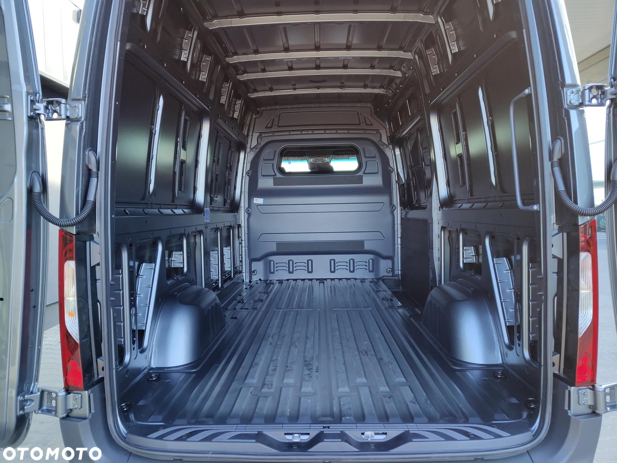 Mercedes-Benz Sprinter 319 CDI 4x4 - 13