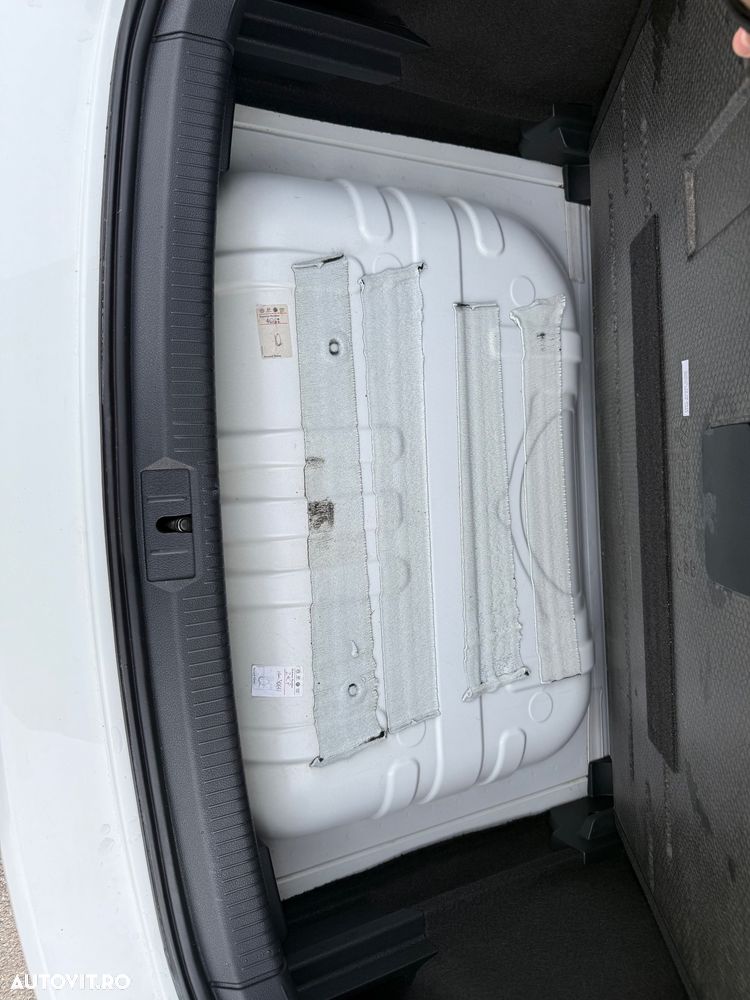 Volkswagen Golf - 12