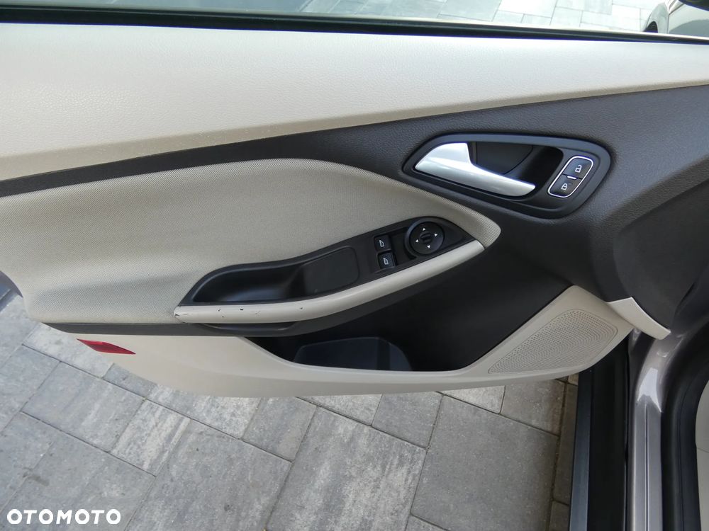 Ford Focus 1.6 Trend - 28